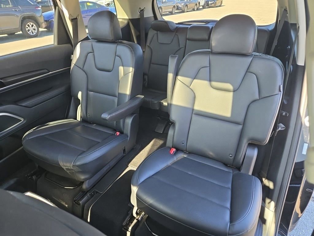 Used 2025 Kia Telluride S AWD/4WD image 6