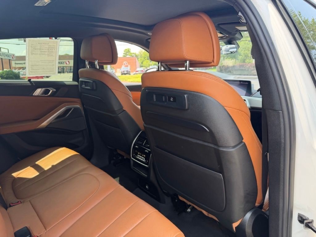 Used 2021 BMW X6 M50i w/ Executive Package AWD/4WD image 25