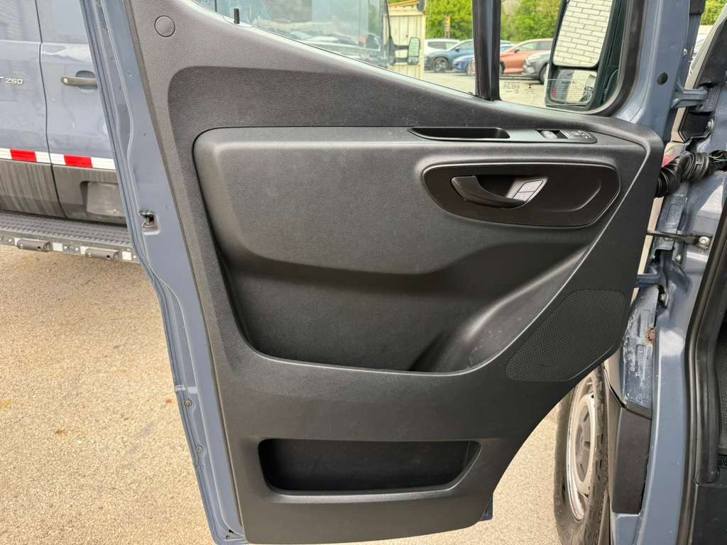 Used 2019 Mercedes-Benz Sprinter 170 image 21
