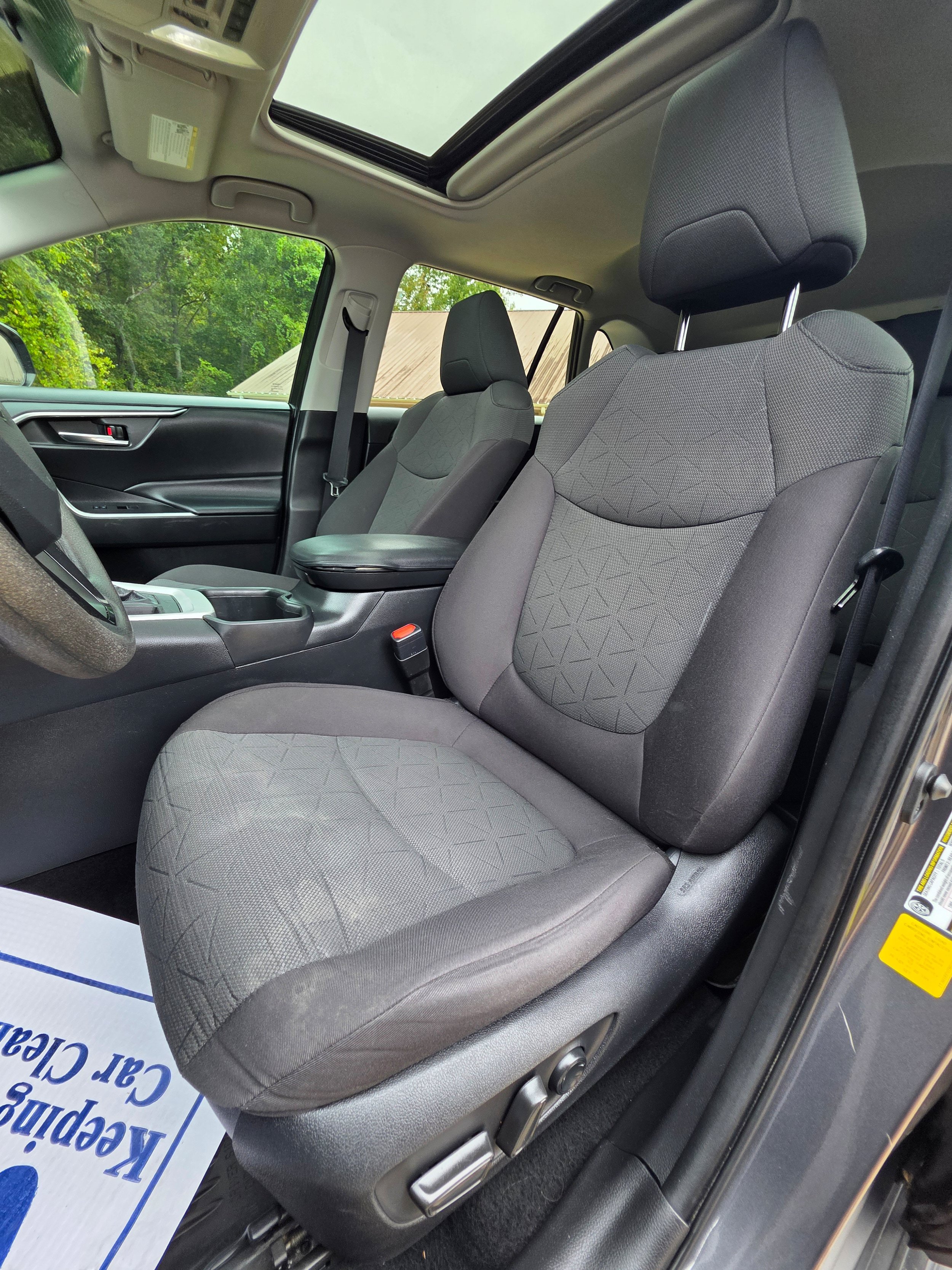 Used 2022 Toyota RAV4 XLE w/ Convenience Package FWD image 22