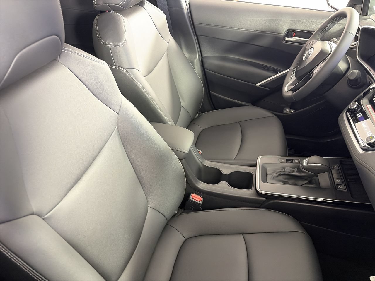 New 2026 Toyota Corolla Cross XLE w/ Convenience Package FWD image 25