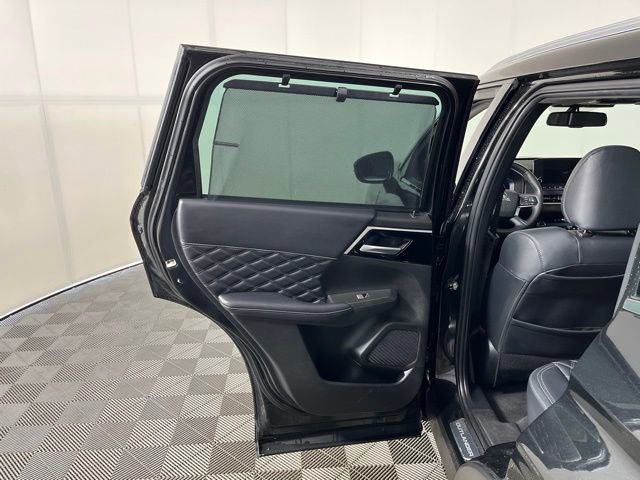 Used 2023 Mitsubishi Outlander SEL image 39