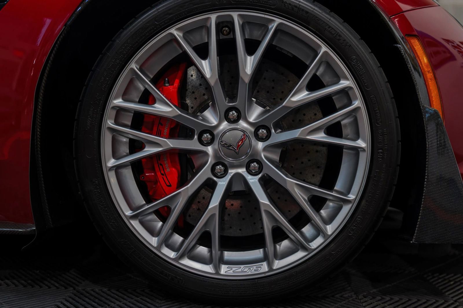 Used 2015 Chevrolet Corvette Z06 w/ 3LZ Preferred Equipment Group RWD image 18
