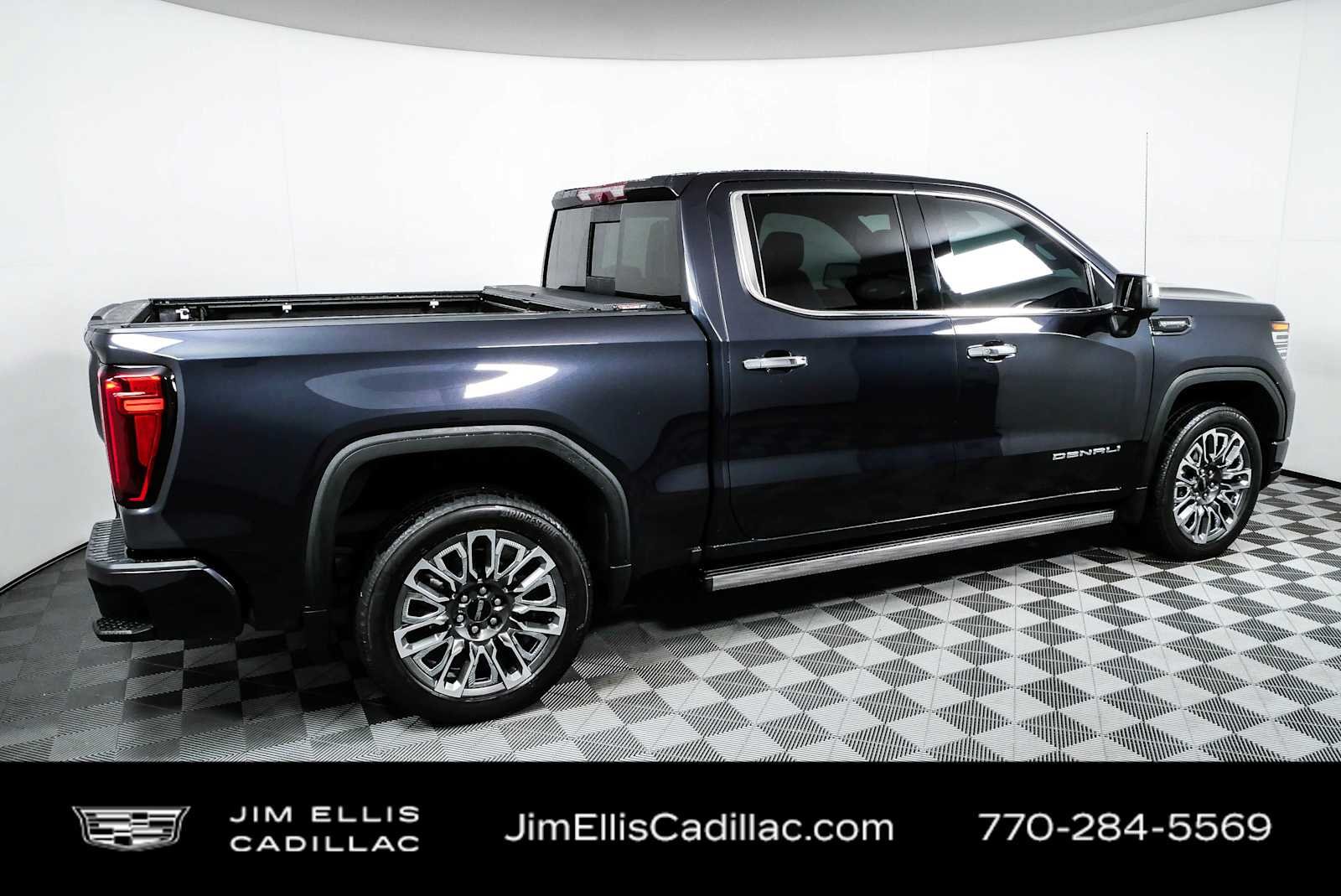 Used 2023 GMC Sierra 1500 Denali Ultimate AWD/4WD image 2