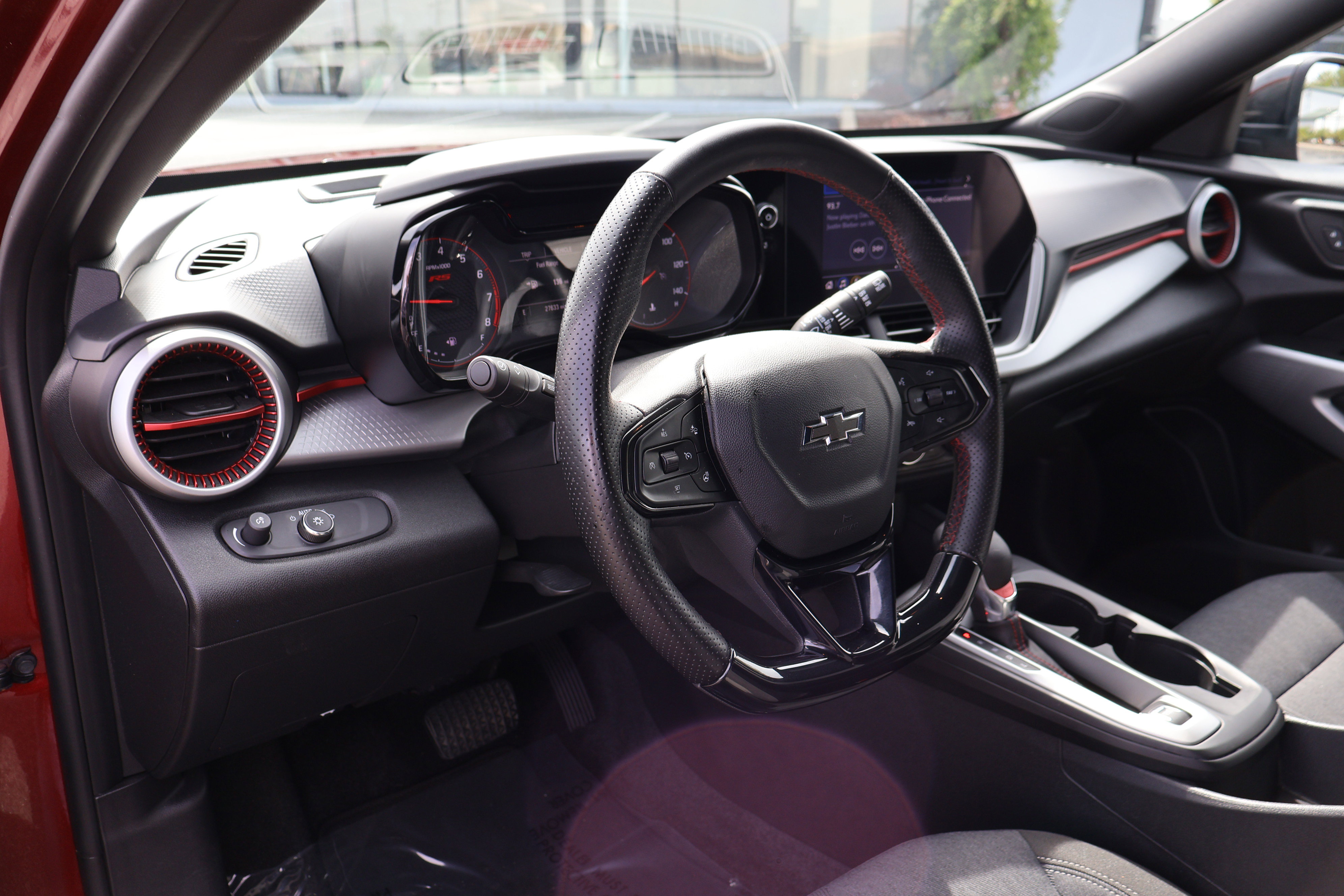 Used 2024 Chevrolet Trax RS w/ Driver Confidence Package image 12