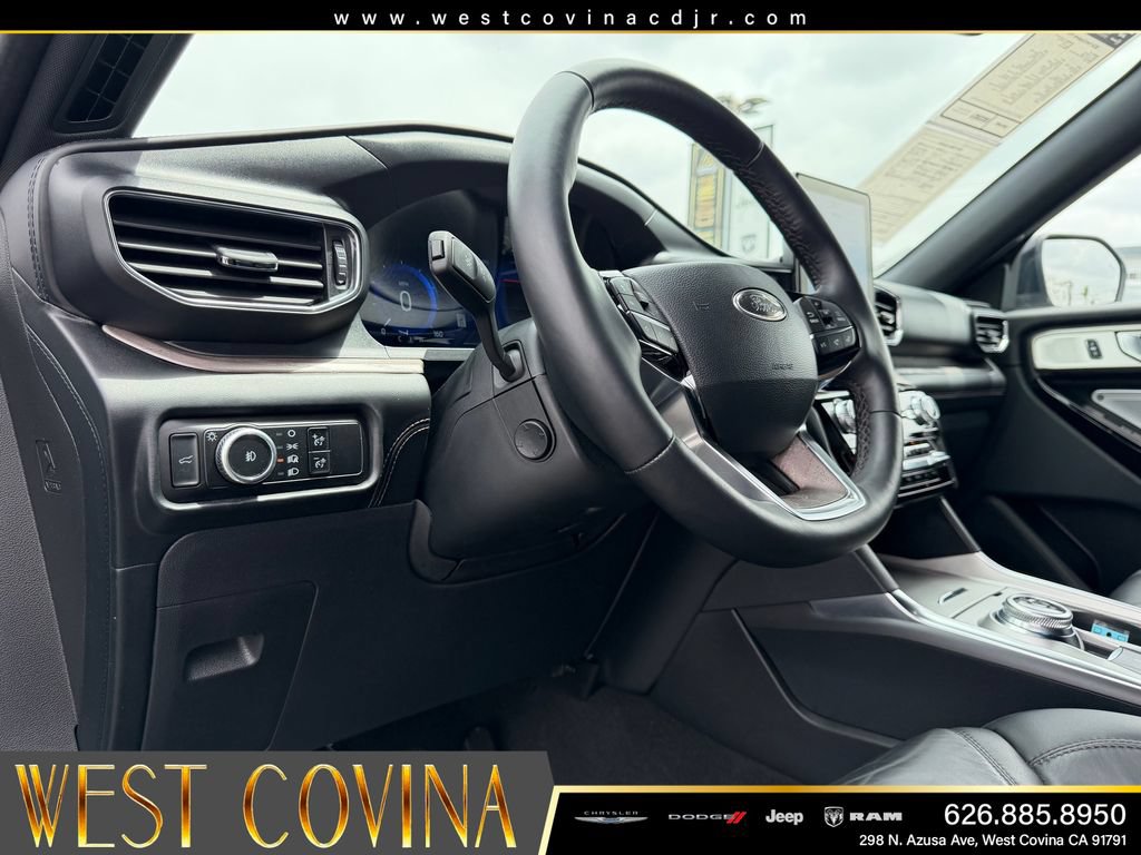 Used 2024 Ford Explorer Platinum w/ Technology Package AWD/4WD image 14