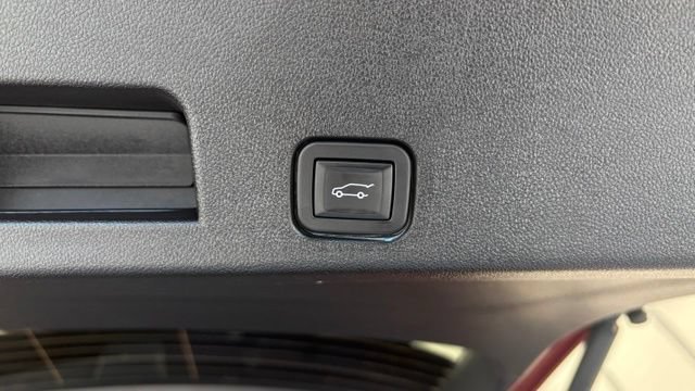 Used 2024 Chevrolet Traverse Z71 w/ Enhanced Driving Package AWD/4WD image 6