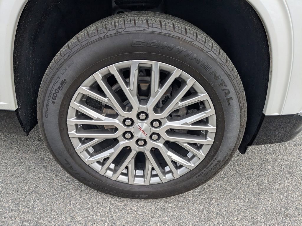 Used 2024 GMC Acadia Denali image 11