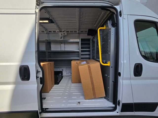 Used 2025 RAM ProMaster 2500 w/ Convenience Group FWD image 18