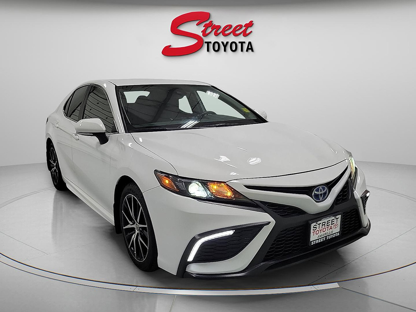 Certified 2024 Toyota Camry SE FWD image 5