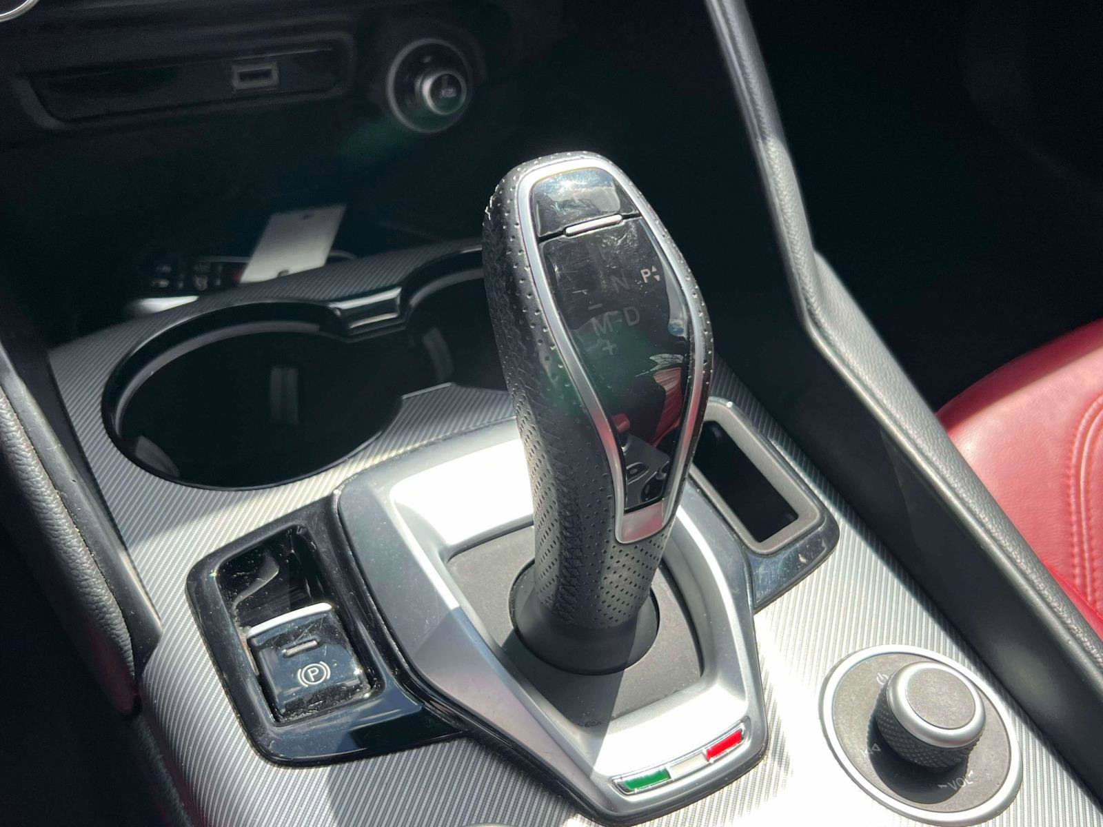 Used 2023 Alfa Romeo Giulia Veloce RWD image 31