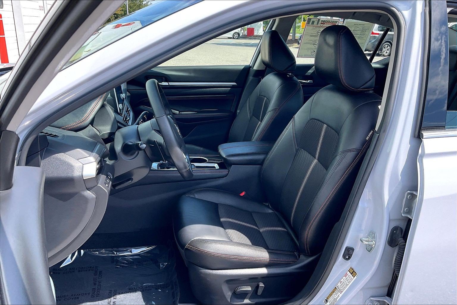 Used 2023 Nissan Altima 2.5 SR FWD image 28
