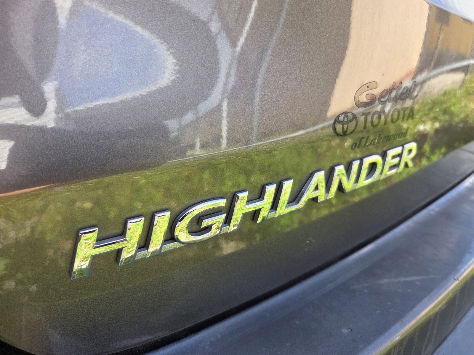 Used 2015 Toyota Highlander Plus FWD image 4