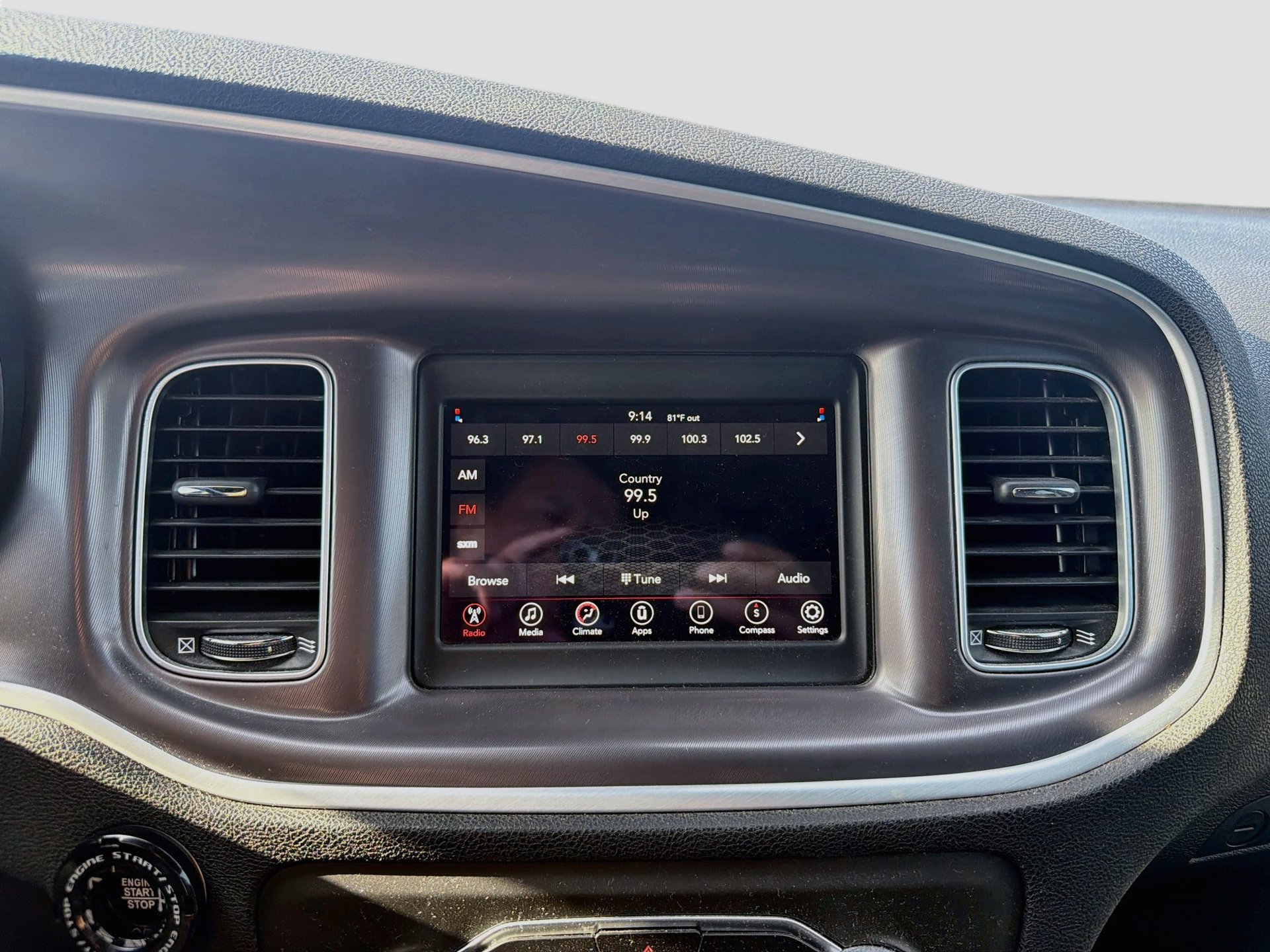 Used 2022 Dodge Charger SXT RWD image 17