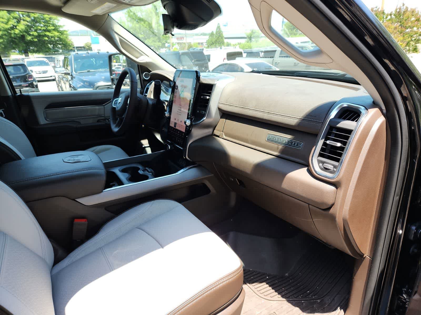 Used 2026 RAM 2500 Laramie AWD/4WD image 17