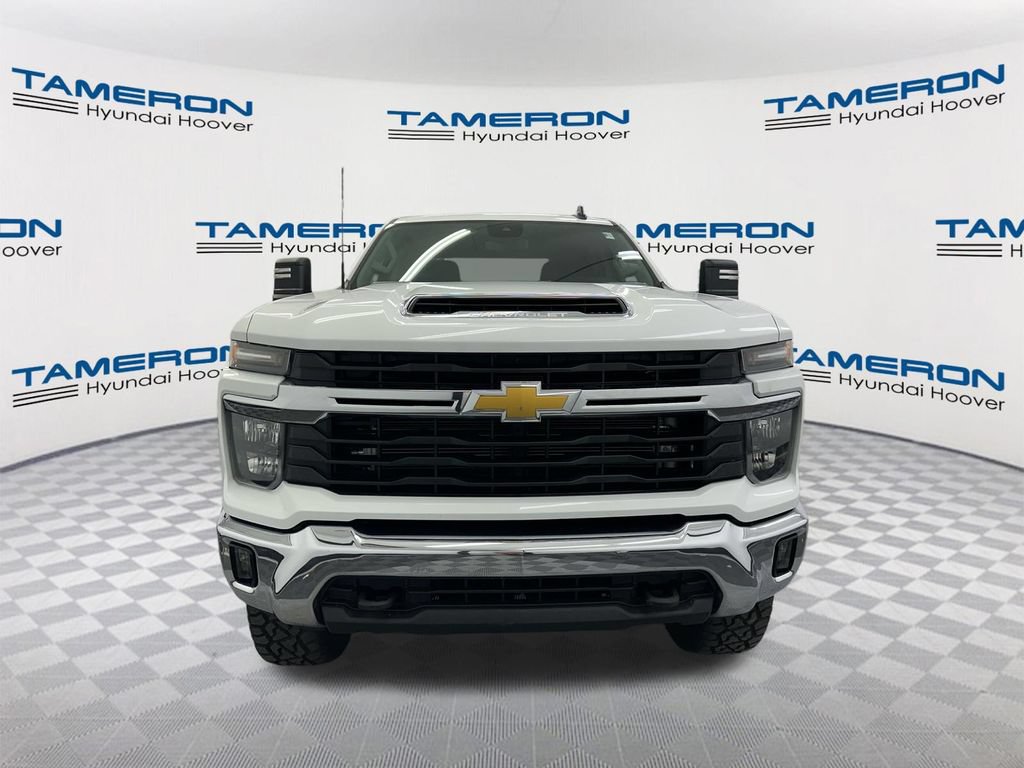 Used 2024 Chevrolet Silverado 2500 LT AWD/4WD image 8