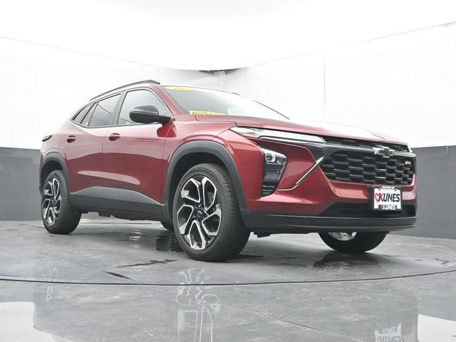 Used 2024 Chevrolet Trax RS w/ Sunroof Package FWD image 25