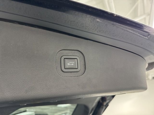 Used 2016 Chevrolet Equinox LTZ w/ Enhanced Convenience Package image 12