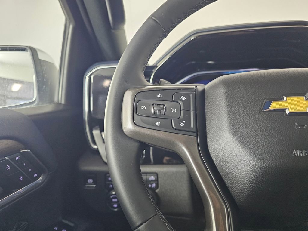 Used 2025 Chevrolet Silverado 1500 High Country w/ Technology Package image 35