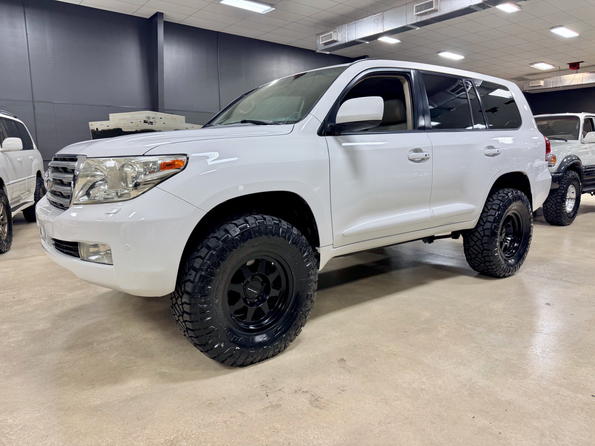 Used 2009 Toyota Land Cruiser w/ Upgrade Pkg AWD/4WD image 12