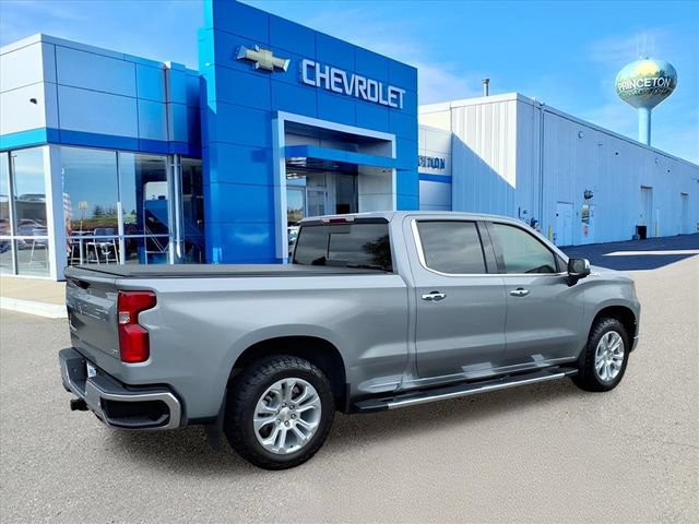 Used 2024 Chevrolet Silverado 1500 LTZ AWD/4WD image 3