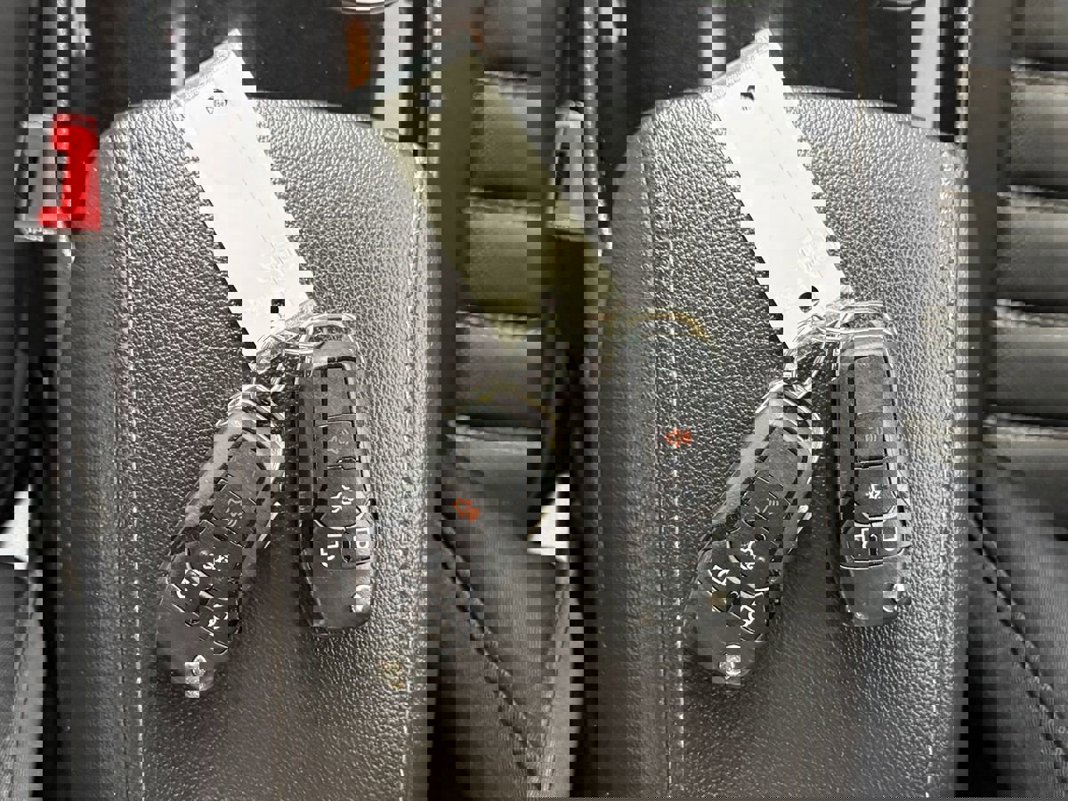 Used 2014 Ford Fusion SE FWD image 26