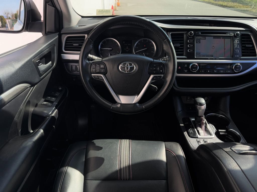 Certified 2019 Toyota Highlander SE AWD/4WD image 9