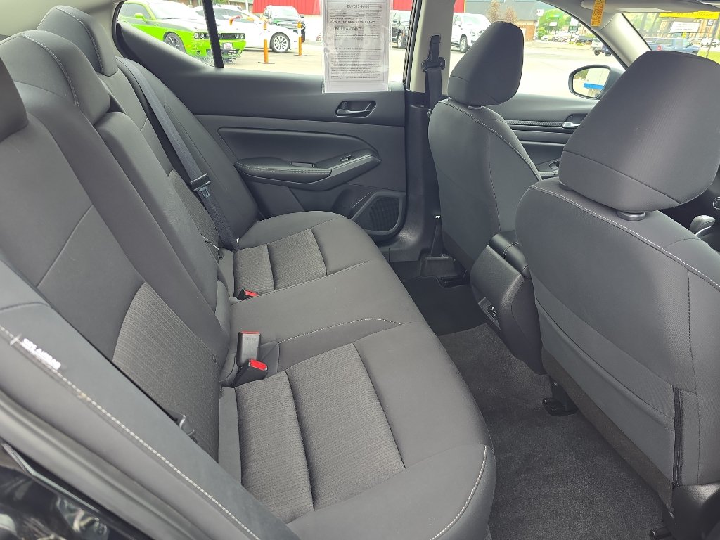 Used 2025 Nissan Altima 2.5 SV FWD image 24