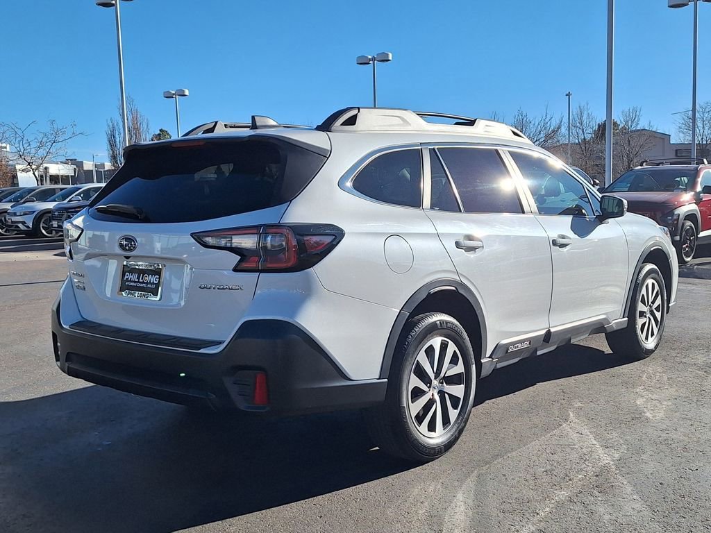 Used 2022 Subaru Outback Premium image 3