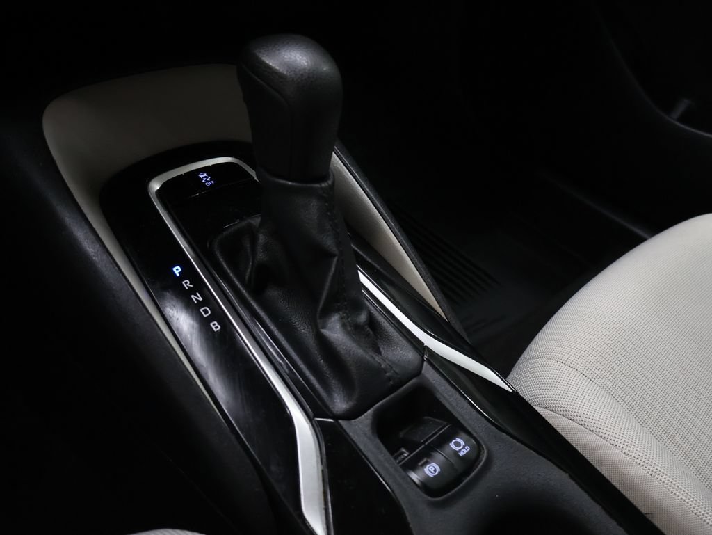 Used 2022 Toyota Corolla LE FWD image 26