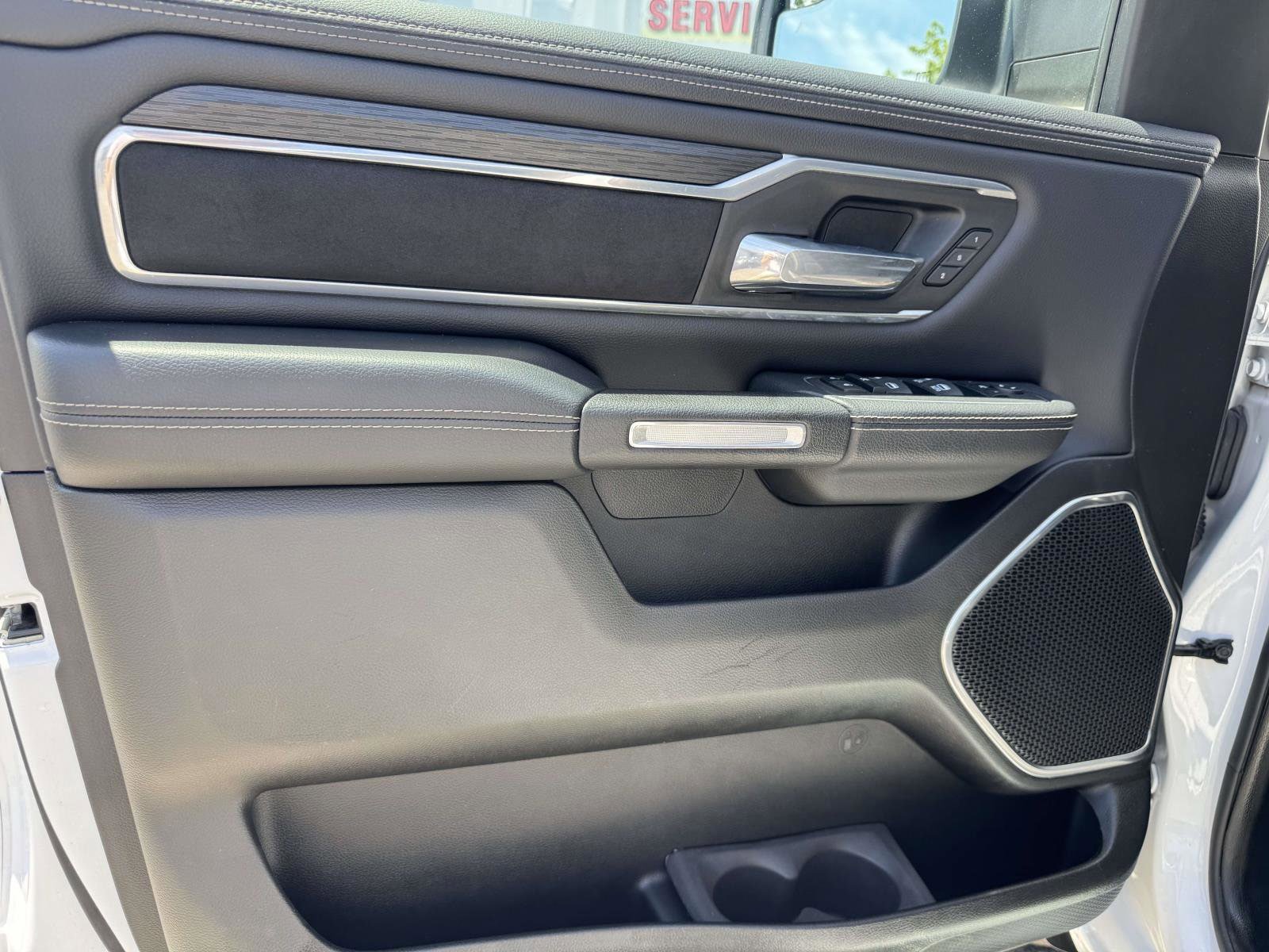 Used 2023 RAM 1500 Laramie AWD/4WD image 16