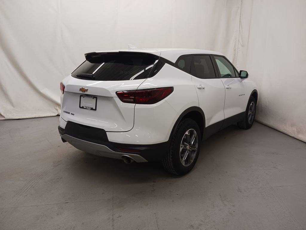 Used 2025 Chevrolet Blazer LT AWD/4WD image 6