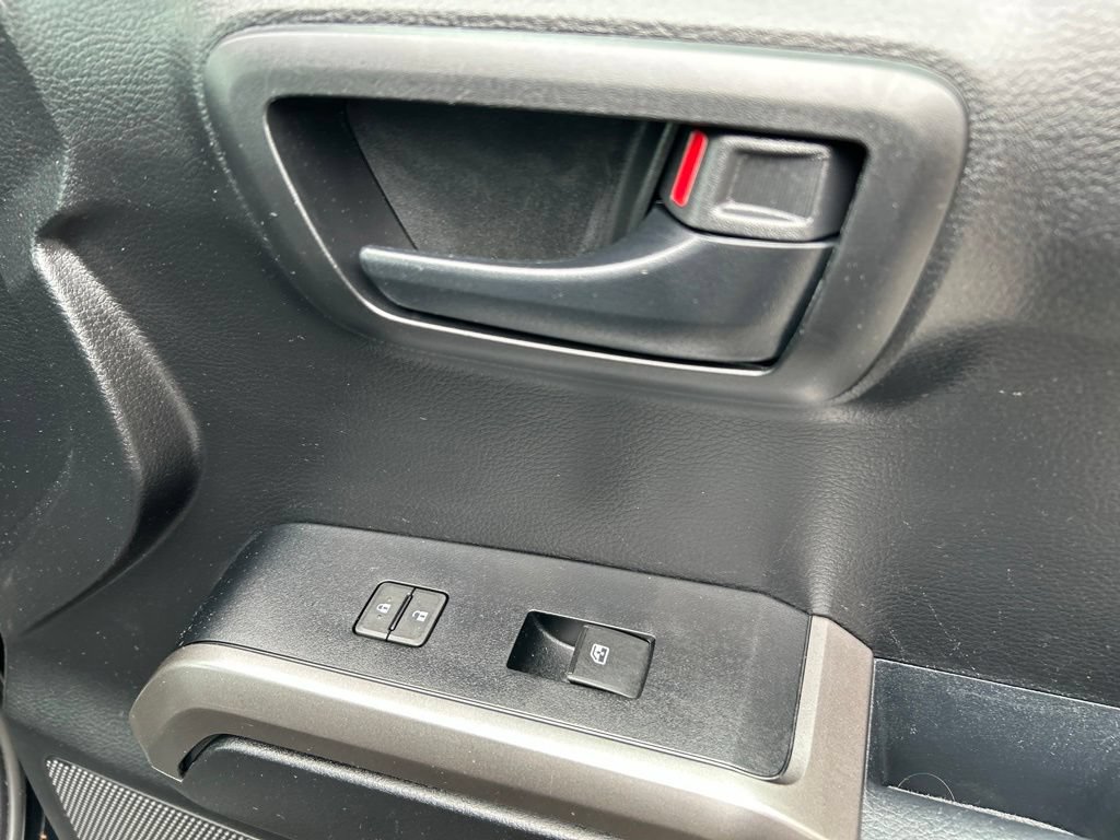 Used 2021 Toyota Tacoma SR5 RWD image 29