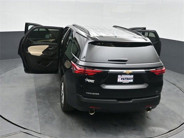 Used 2022 Chevrolet Traverse LT image 52