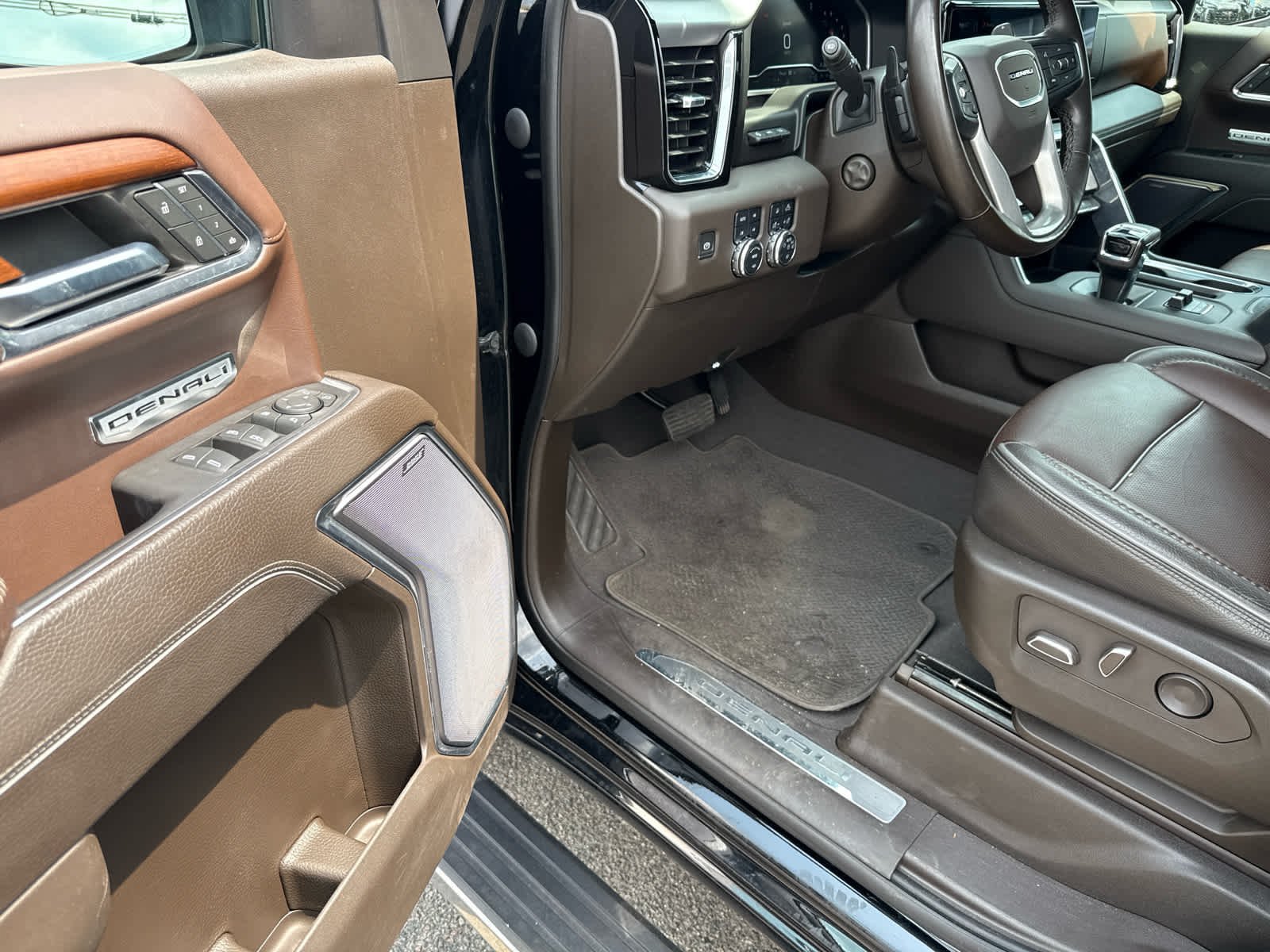 Certified 2023 GMC Sierra 1500 Denali w/ Denali Reserve Package AWD/4WD image 12