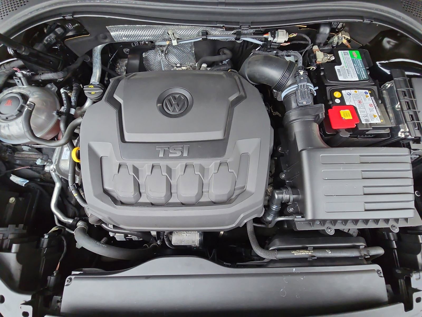 Used 2018 Volkswagen Tiguan SEL image 38