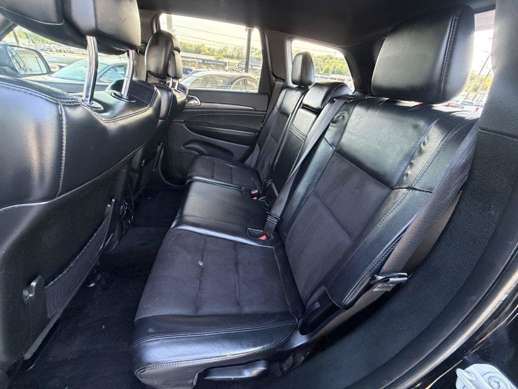 Used 2019 Jeep Grand Cherokee Altitude AWD/4WD image 11