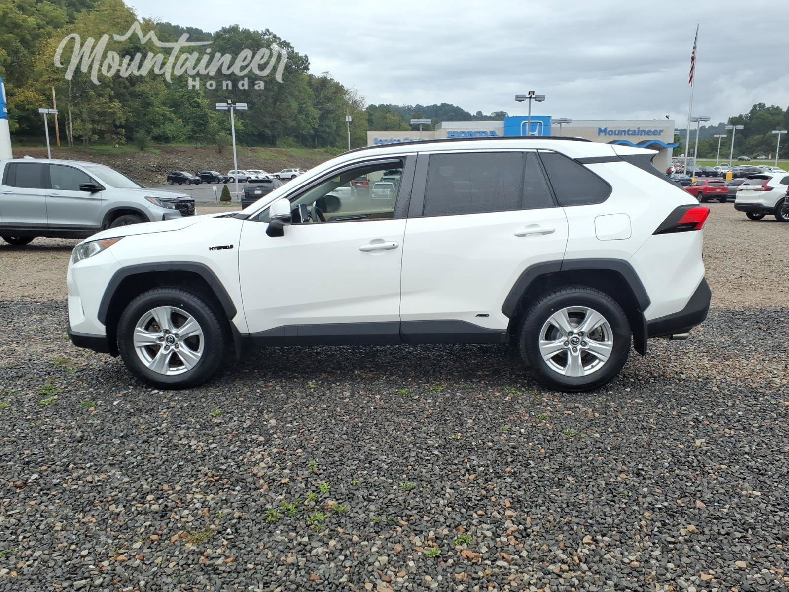 Used 2019 Toyota RAV4 XLE w/ Convenience Package AWD/4WD image 8