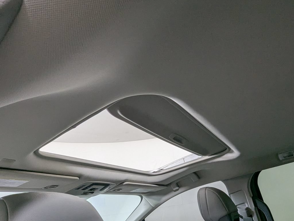 Used 2021 Toyota Sienna XLE FWD image 25