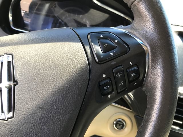 Used 2019 Lincoln MKT AWD image 10