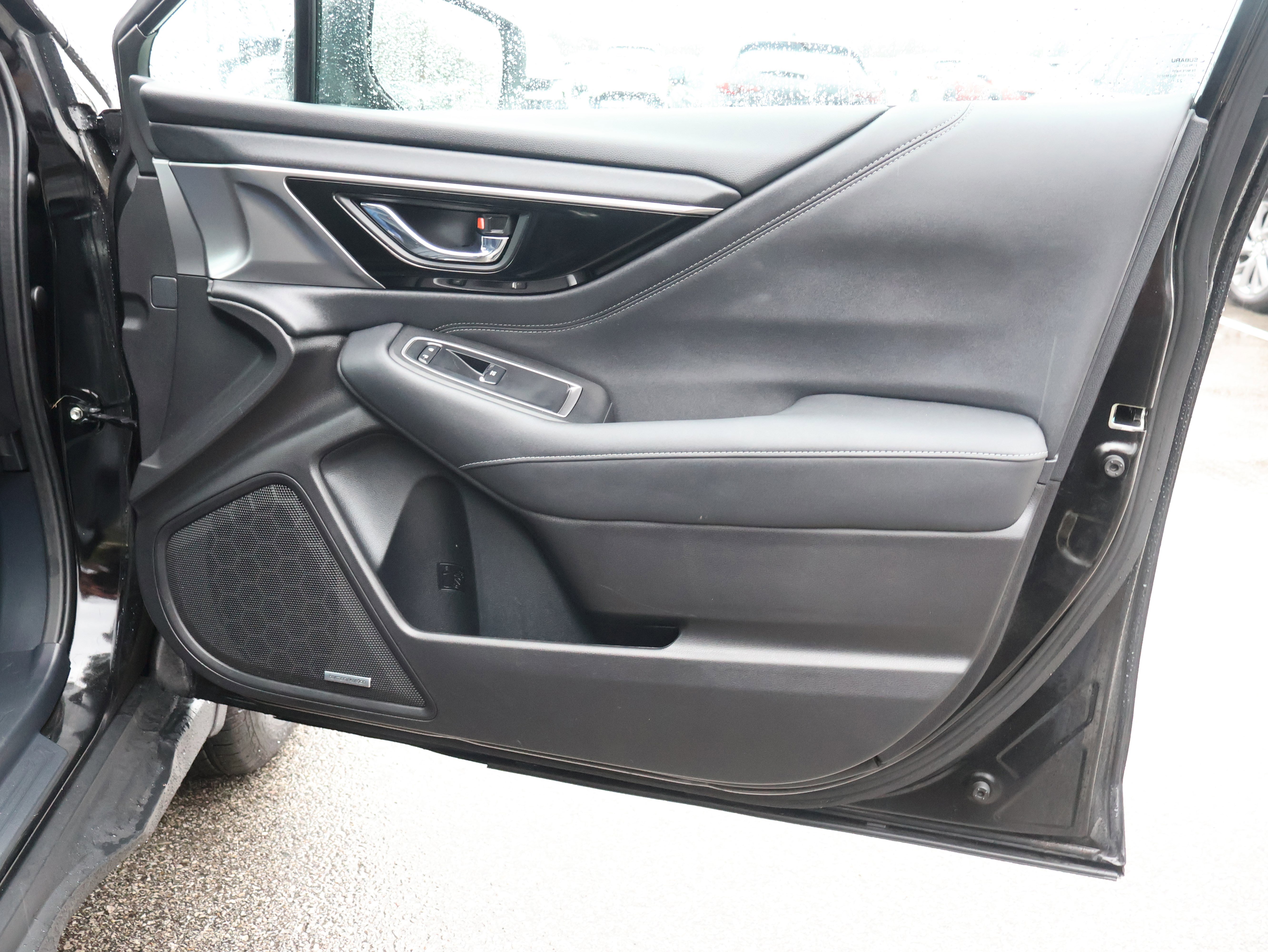 Used 2023 Subaru Outback Limited image 9