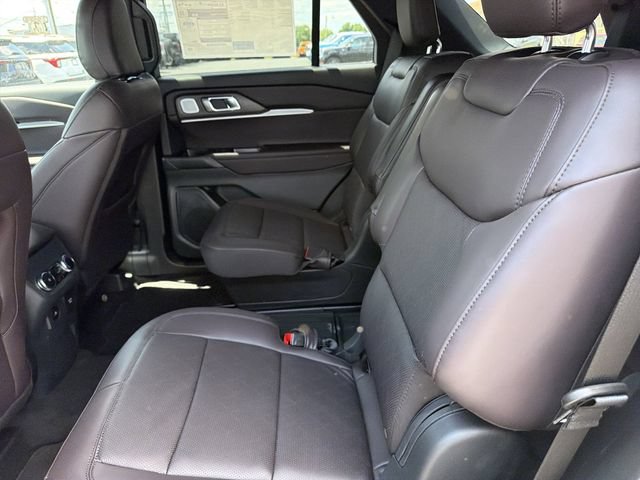 New 2026 Ford Explorer Platinum RWD image 13