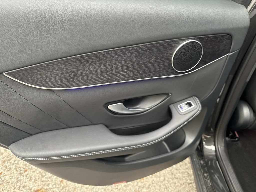 Used 2022 Mercedes-Benz GLC 300 4MATIC image 12