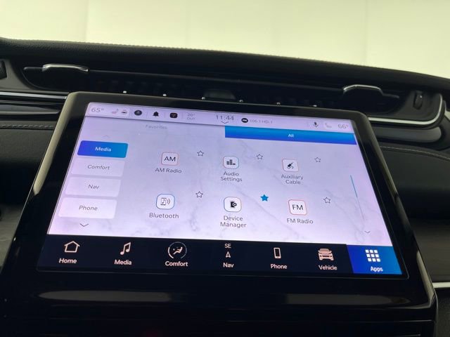 Used 2024 Jeep Grand Cherokee Limited w/ Black Appearance Package image 31