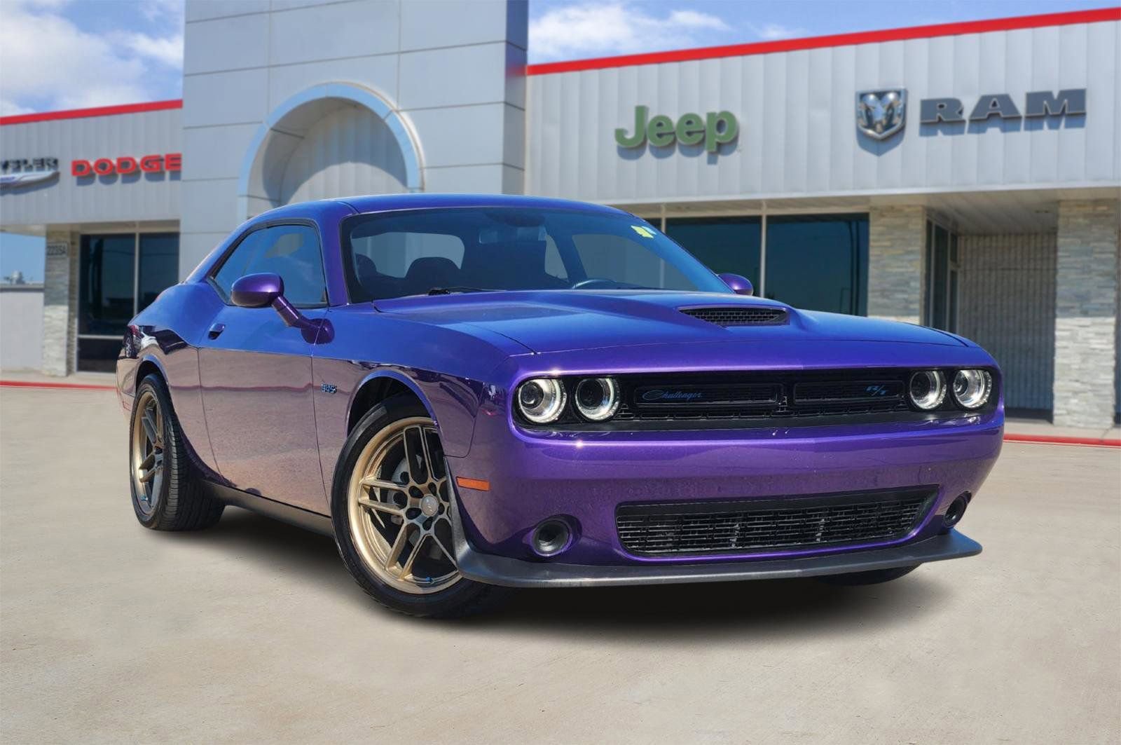 Used 2023 Dodge Challenger R/T w/ Blacktop Package image 1