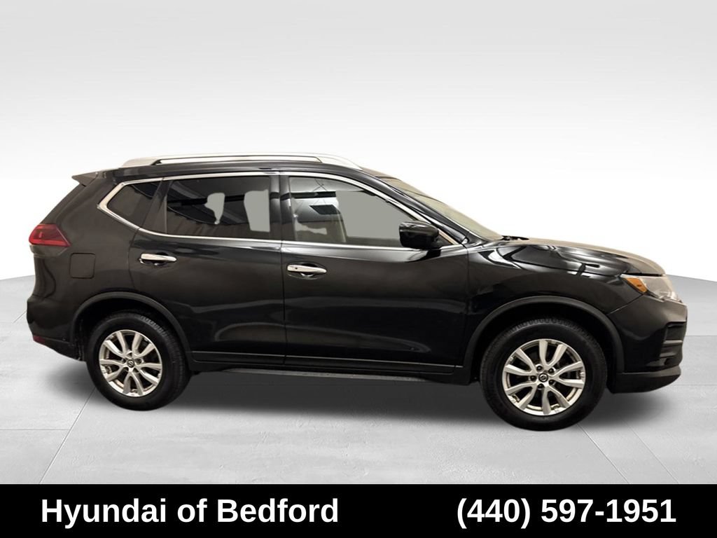 Used 2018 Nissan Rogue SV AWD/4WD image 4