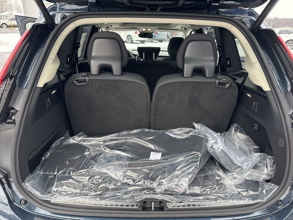 New 2026 Volvo XC90 B6 Plus w/ Protection Package Premier AWD/4WD image 49