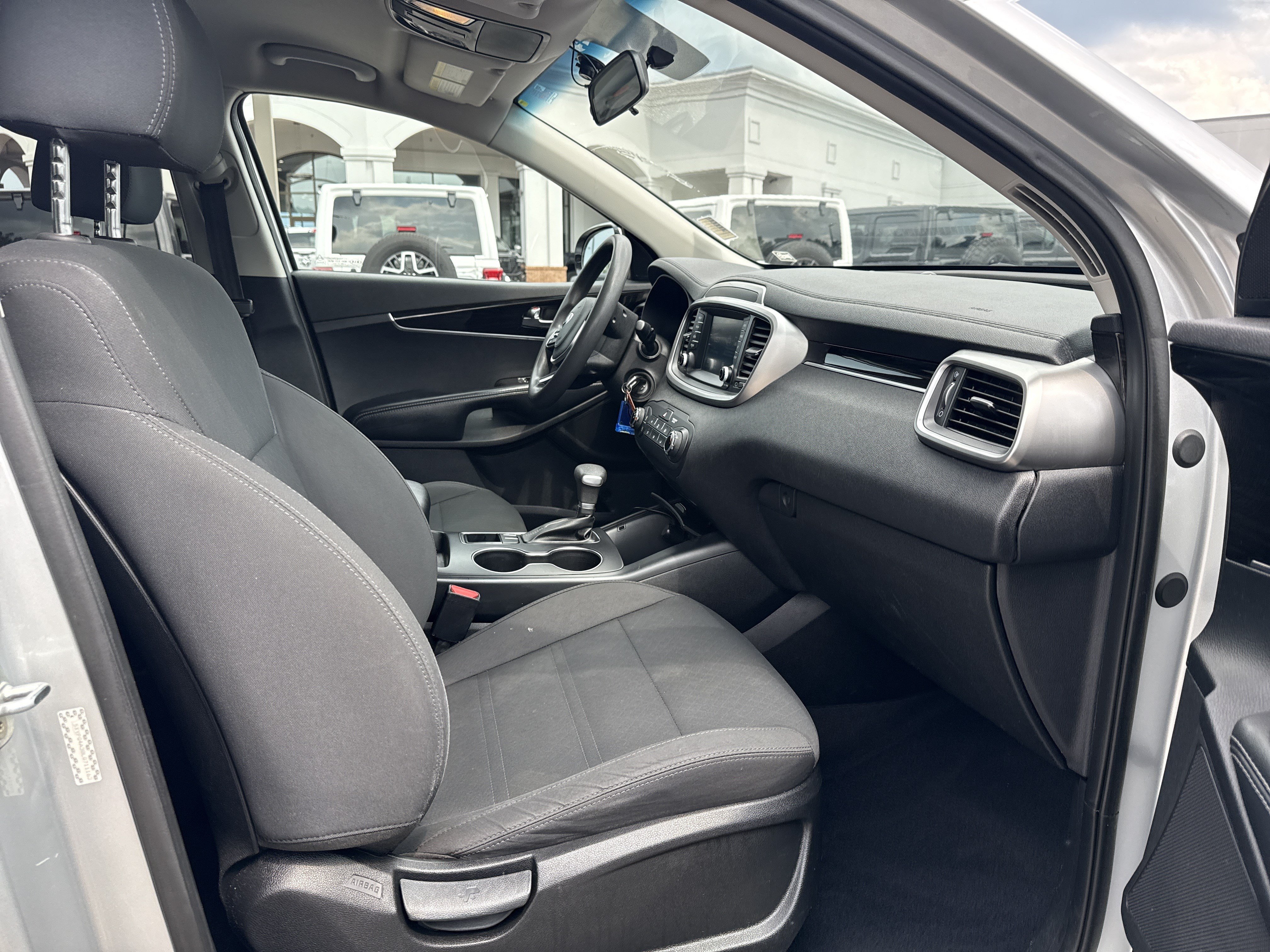 Used 2020 Kia Sorento L FWD image 13