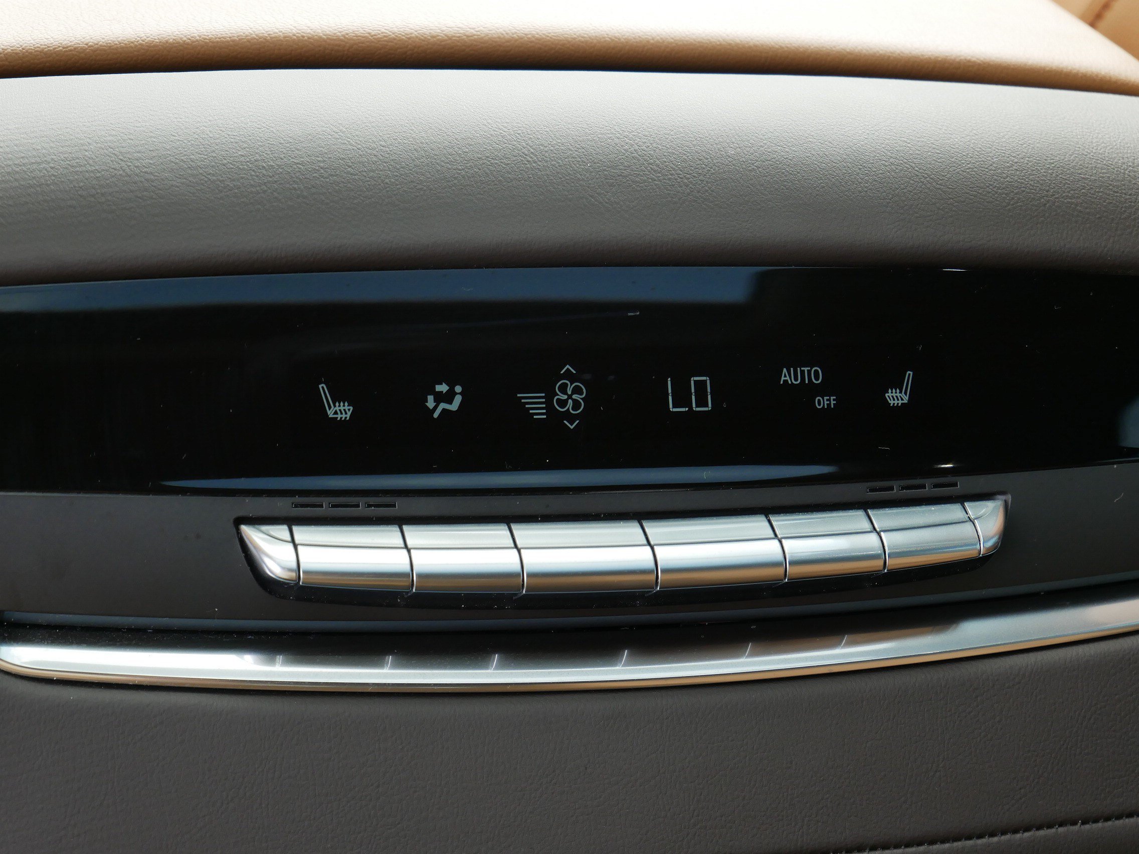 Used 2026 Cadillac Escalade ESV Luxury w/ Touring Package AWD/4WD image 15