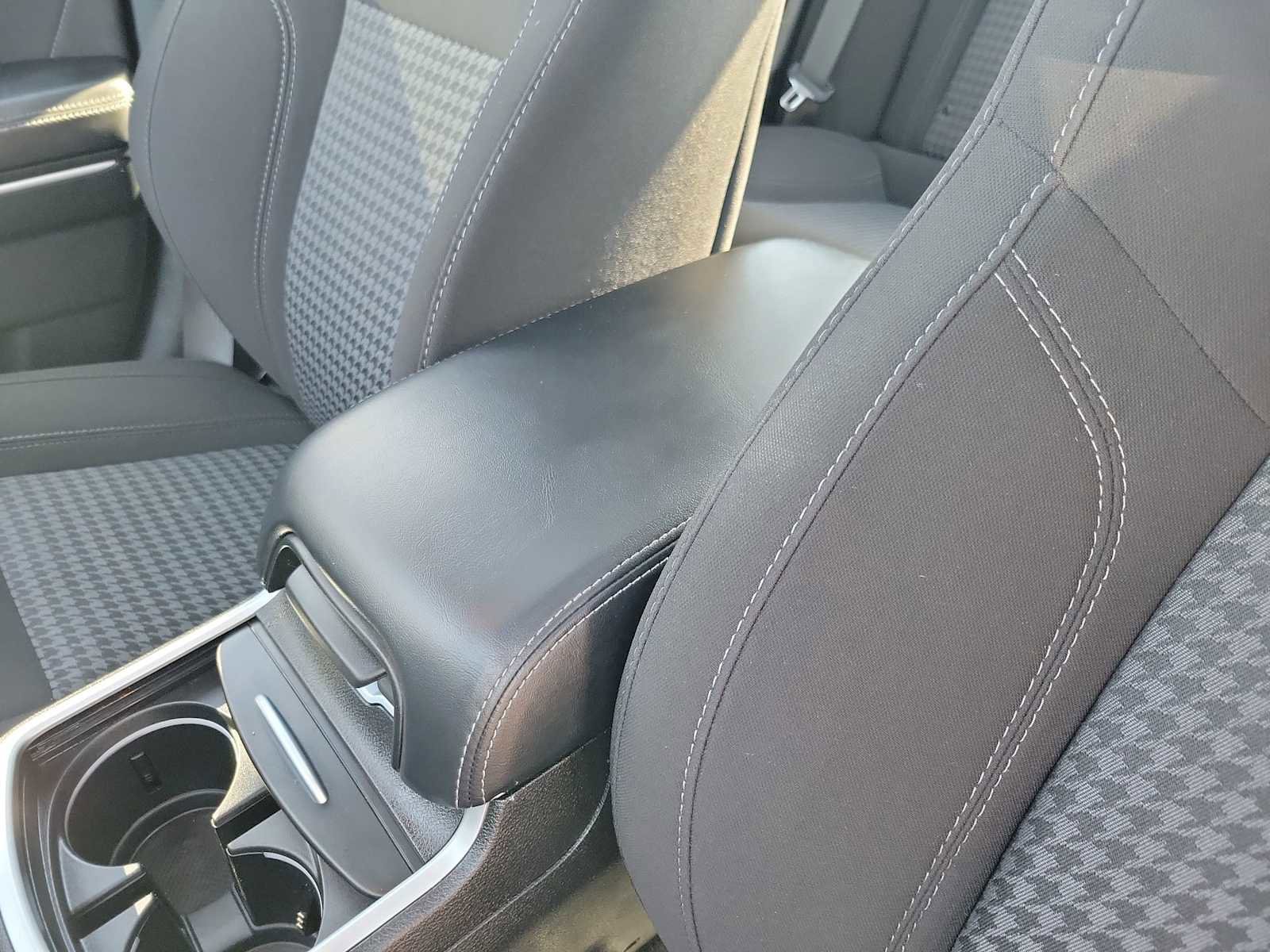 Used 2023 Dodge Charger SXT w/ Cold Weather Package image 16